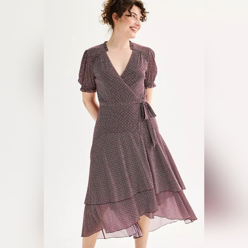 Women's Draper James puff sleeve wrap dress.